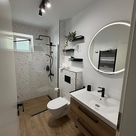 Apartment 2m *
